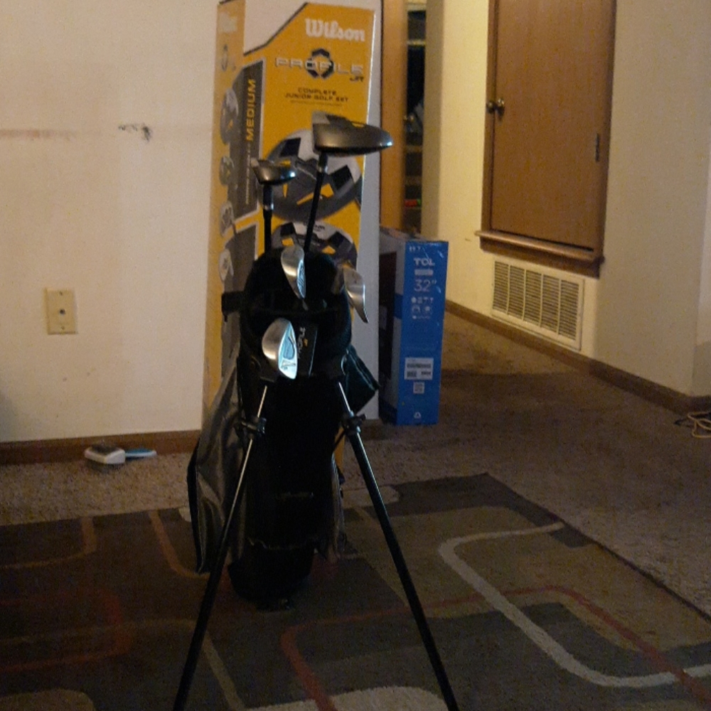 Gently used kid-sized junior gold clubs
